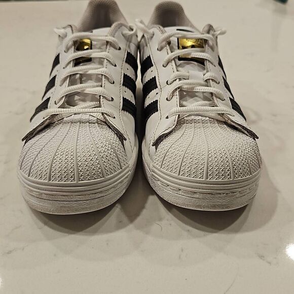 Adidas Superstar. Youth size 6. - Picture 2 of 8
